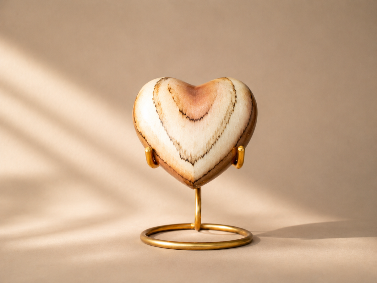 Gedenkwaardig Cherry Wood hart mini urn | Gedenkwaardig Cherry Wood Heart Mini Urn