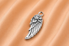 Gedenkwaardig Engelenvleugel Ashanger met Roos | Gedenkwaardig Angel wing ash pendant with rose