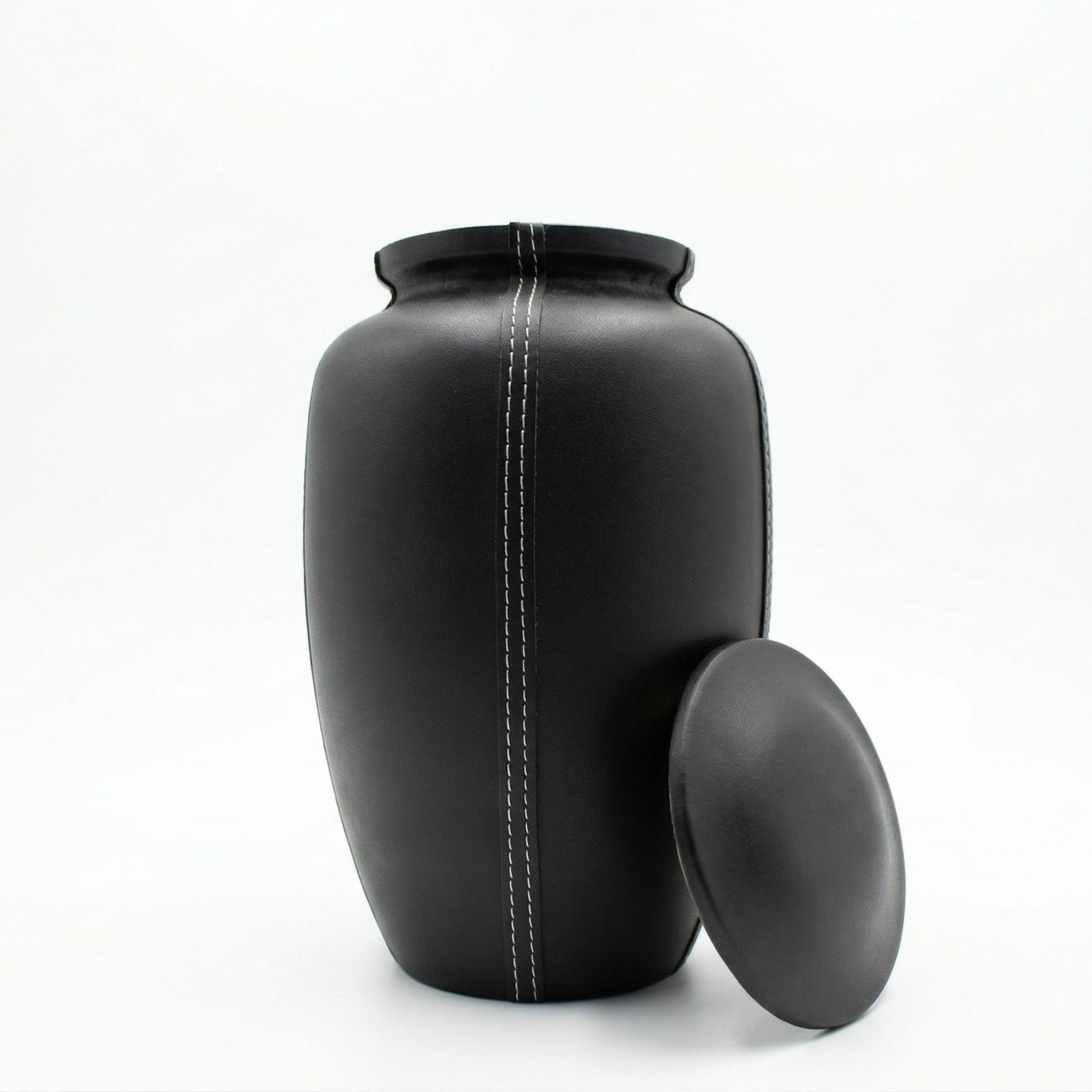 Urn zwart leer volwassenen