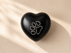 Gedenkwaardig Dierenurn Kairo zwart hart zilveren pootje | Gedenkwaardig Kairo black heart silver paw pet urn