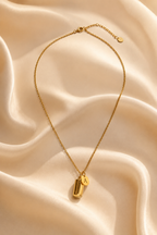 Gedenkwaardig Letterhanger Ashanger Goud Letter A | Gedenkwaardig Initial Necklace Gold Letter A