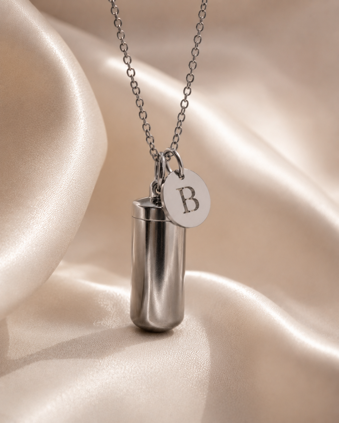 Initial necklace silver B