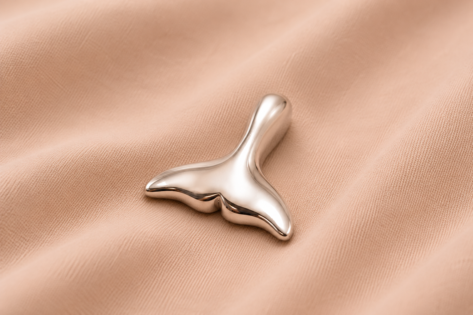 Whale Tail Ash Pendant Silver