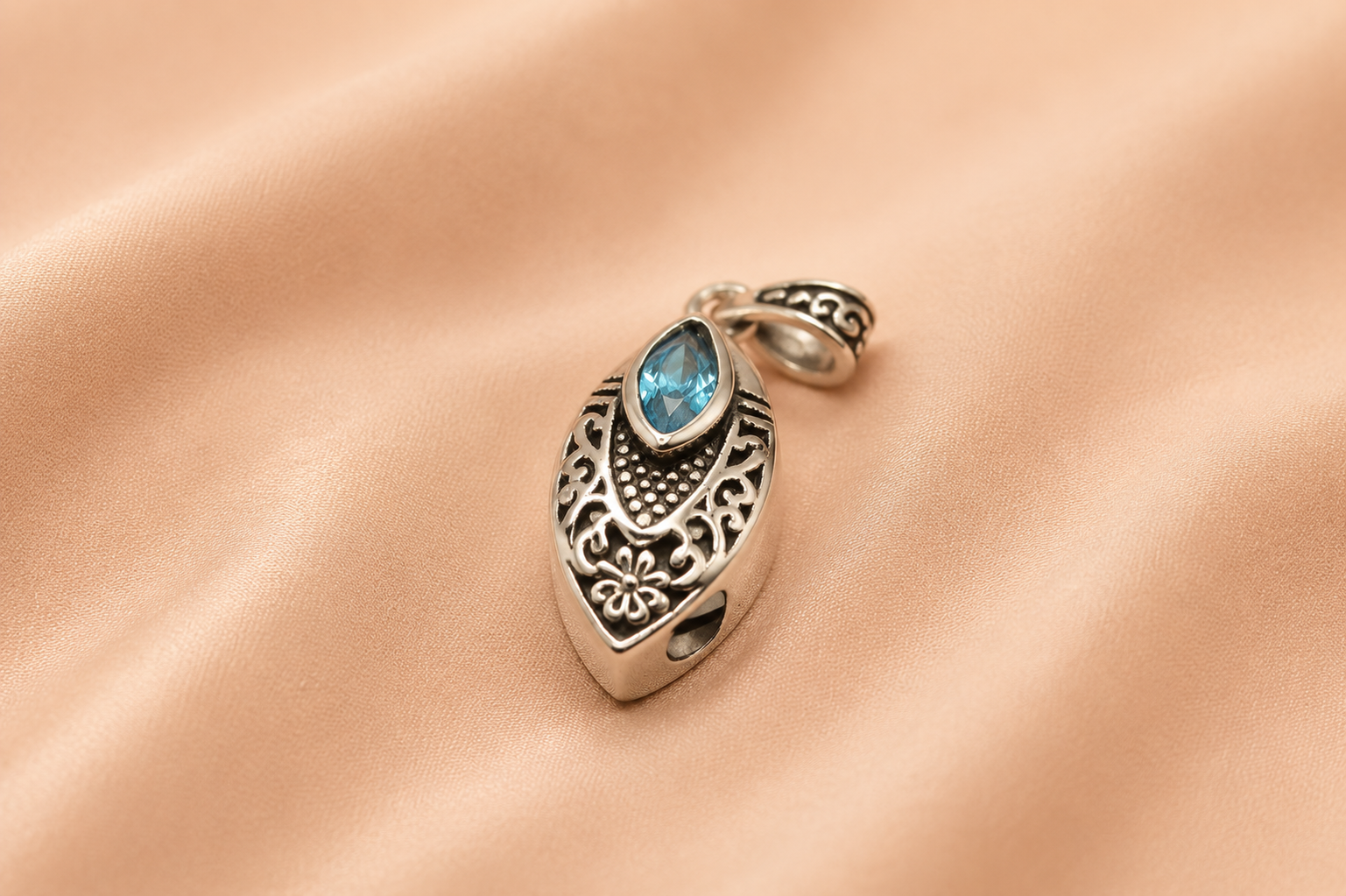 Blue Crystal Leaf Ash Pendant