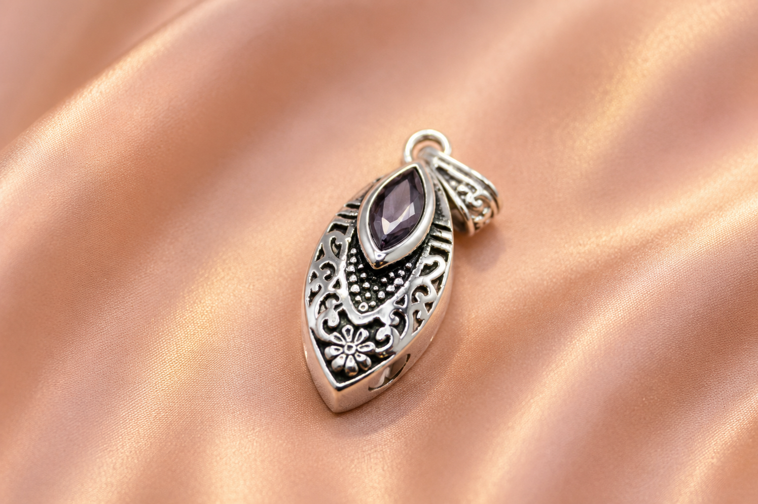 Black Crystal Leaf Ash Pendant
