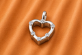 Open Hart Ashanger met Kristallen Zilver