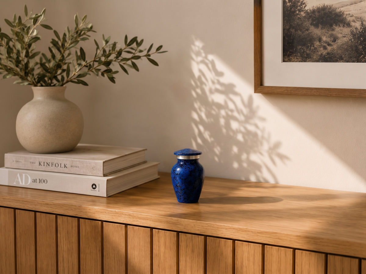 Azur mini urn