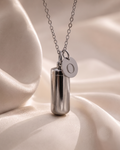 Initial necklace silver O