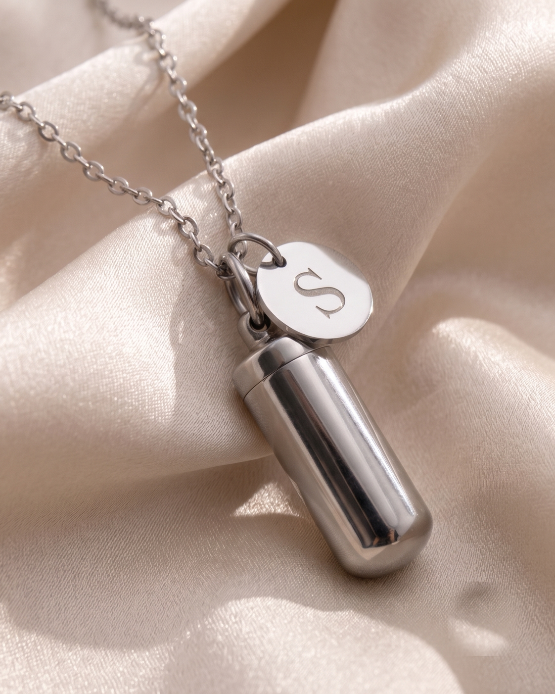 Initial necklace silver S