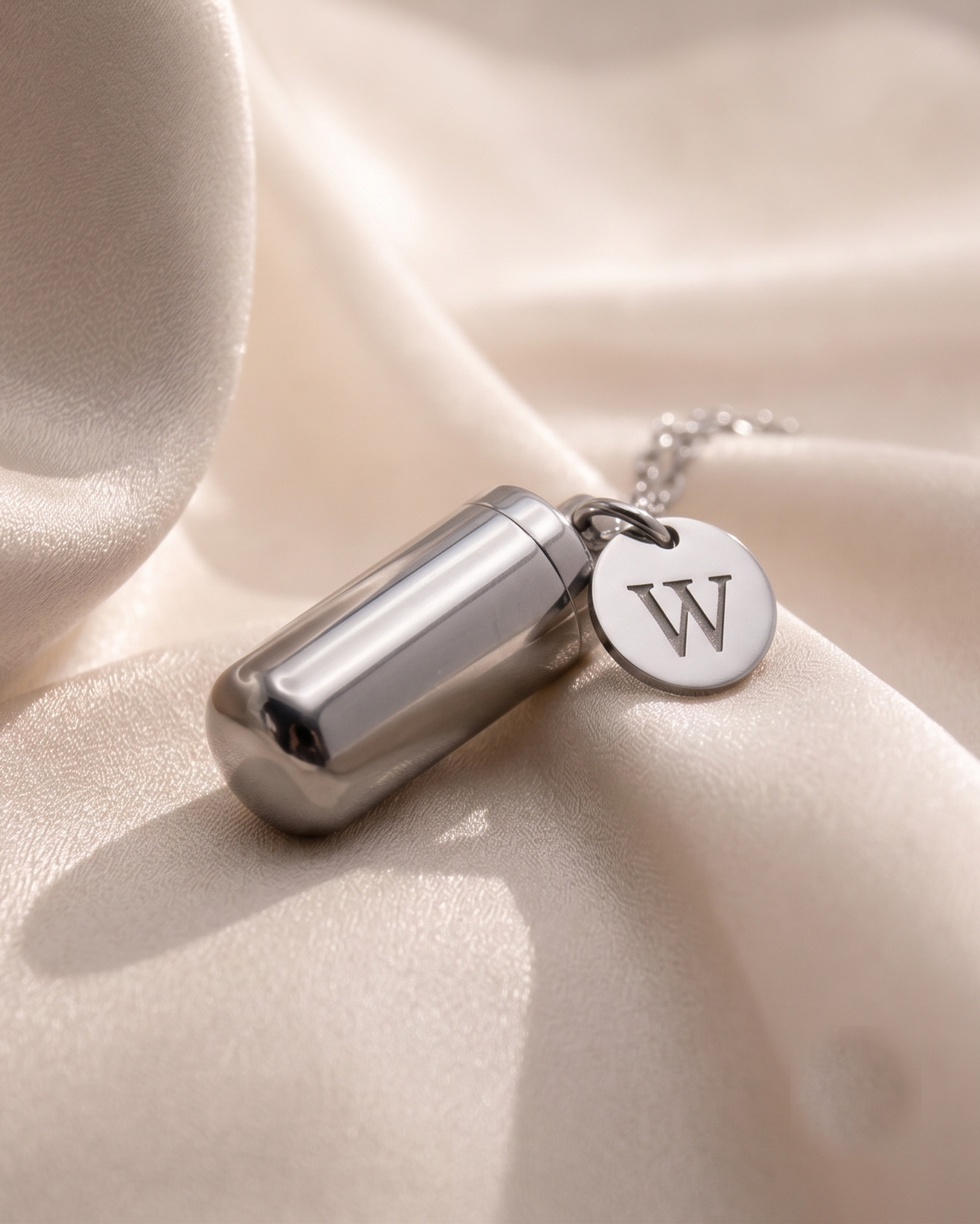 Initial necklace silver W