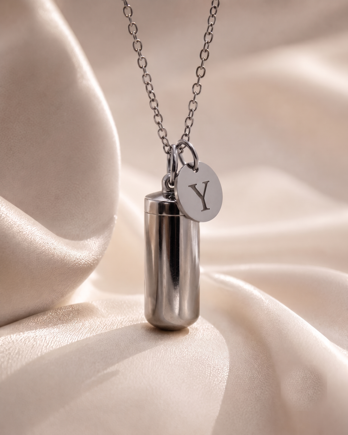 Initial necklace silver Y